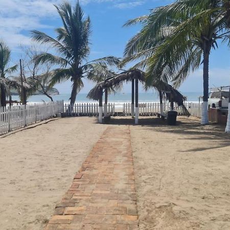 Casa A Pie De Playa Isla De La Piedra Apartment Mazatlán Exterior foto